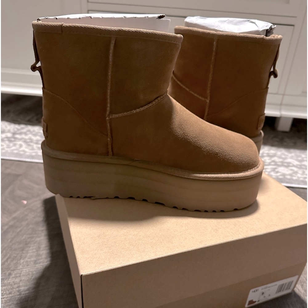 UGG Classic Mini Platform Boot